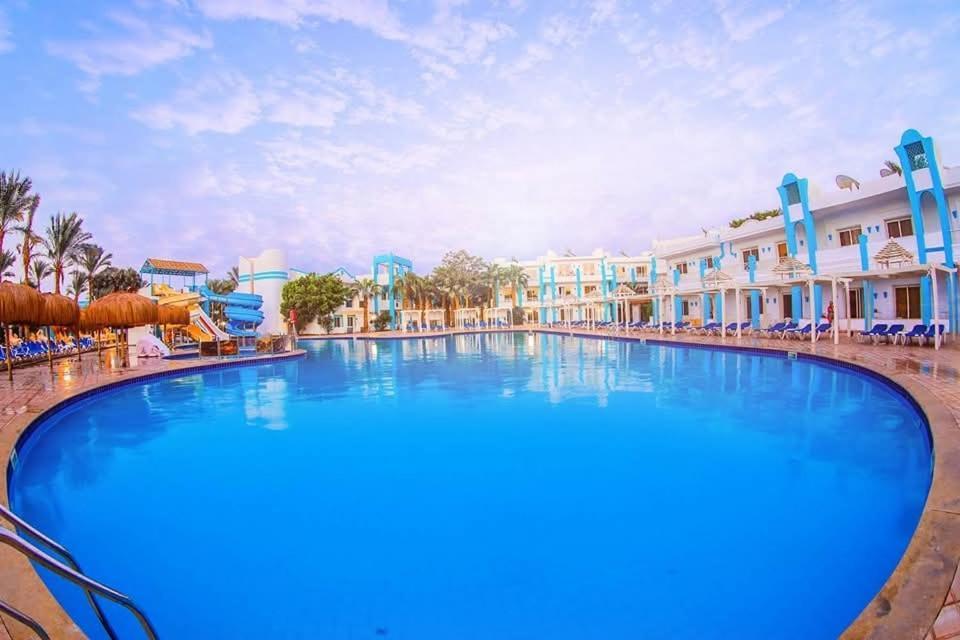 Mirage Bay & Agua Park Hotel